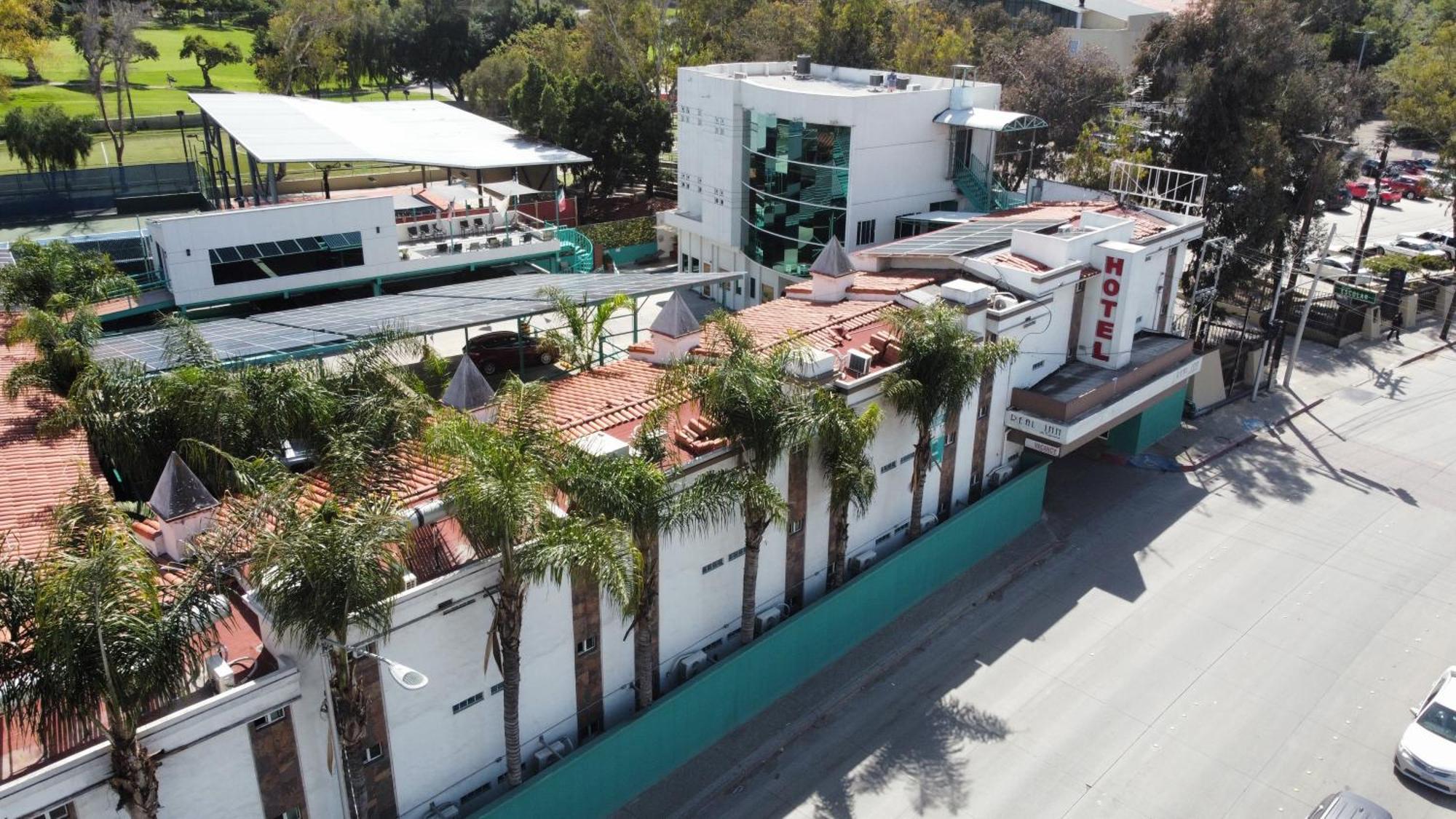 R De 3* Tijuana